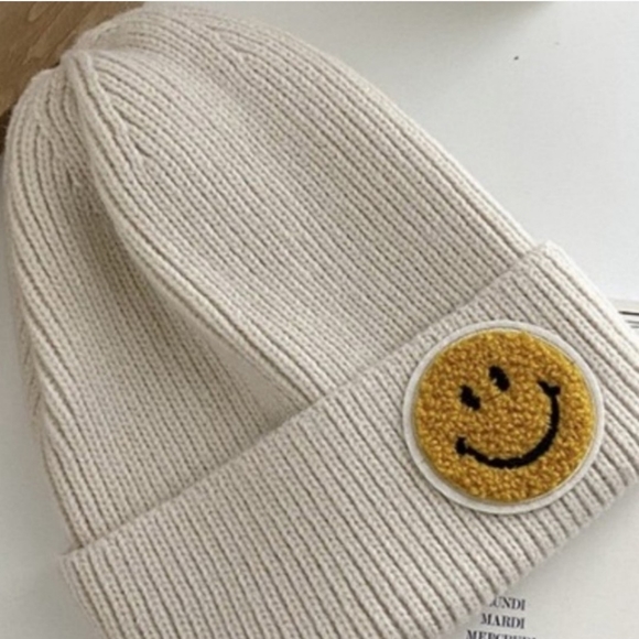 SMILEY BEANIE HAT. NEW. ASSORTED COLORS. - Picture 6 of 8